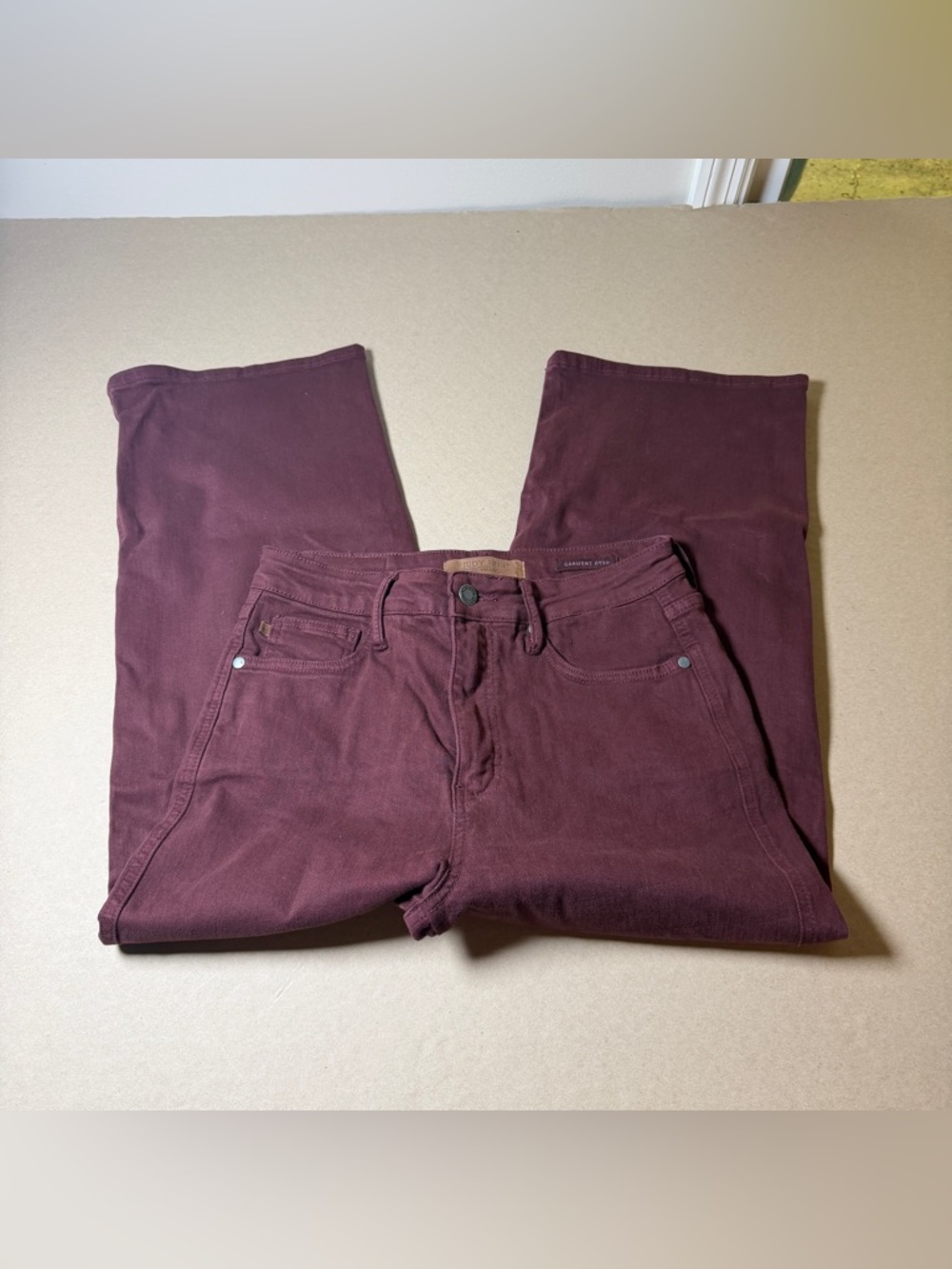 Judy Blue burgundy/maroon straight-leg jeans Women’s Size 28 pants 24in Inseam